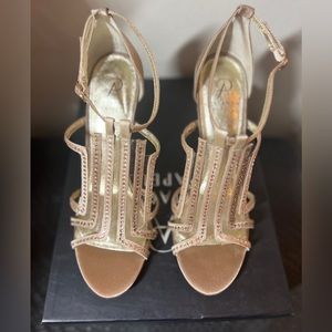 NIB Adrianna Papell Emilia evening Rhinestone Satin Heel 3.5 inch